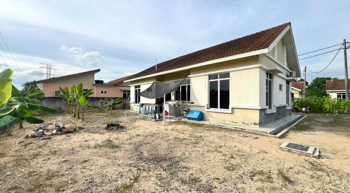 ejen hartanah beranang-9
