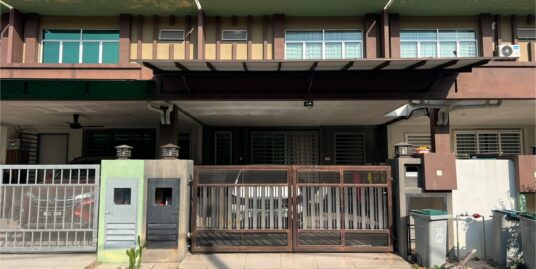 For Sale: Rumah Teres 2 Tingkat untuk di jual area Nilai, dekat taman permainan