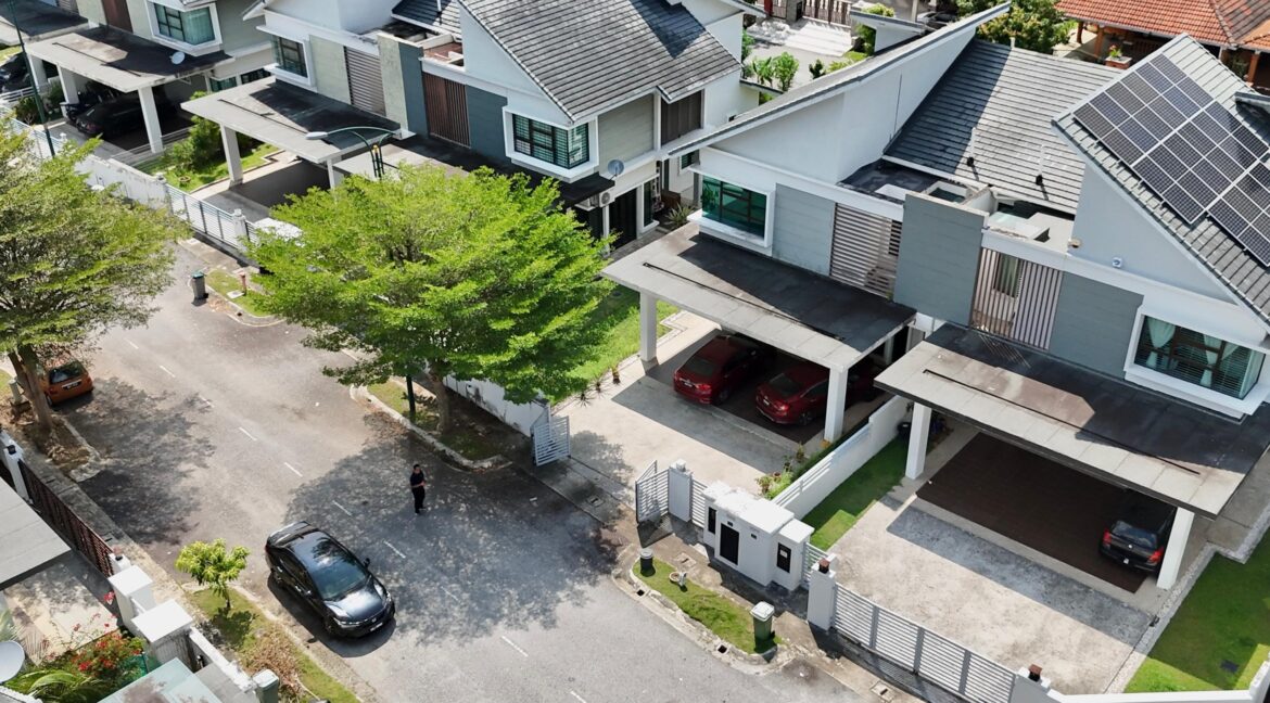 ejen hartanah kota seriemas