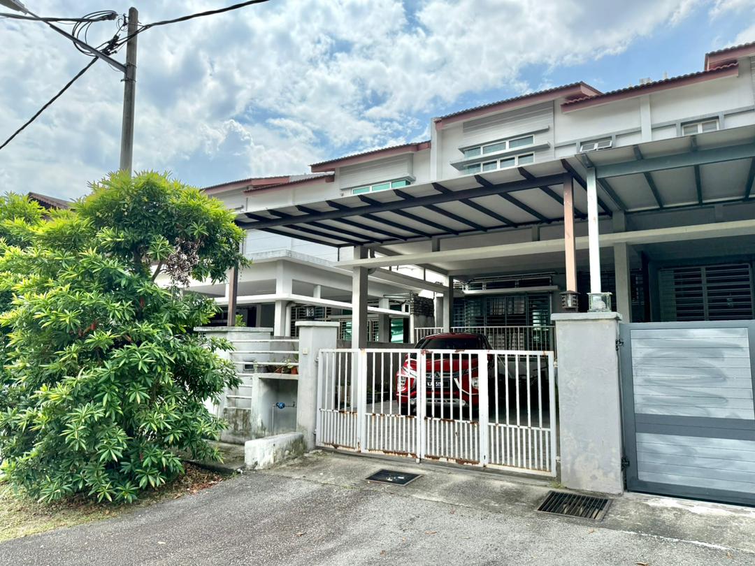 For Sale: Teres 2 Tingkat Desa Camelia, Sg Merab sebelah Putrajaya