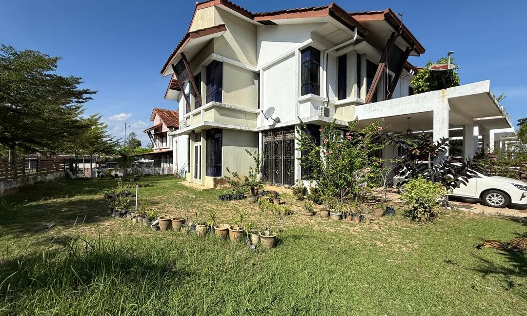 ejen hartanah alam sari-11