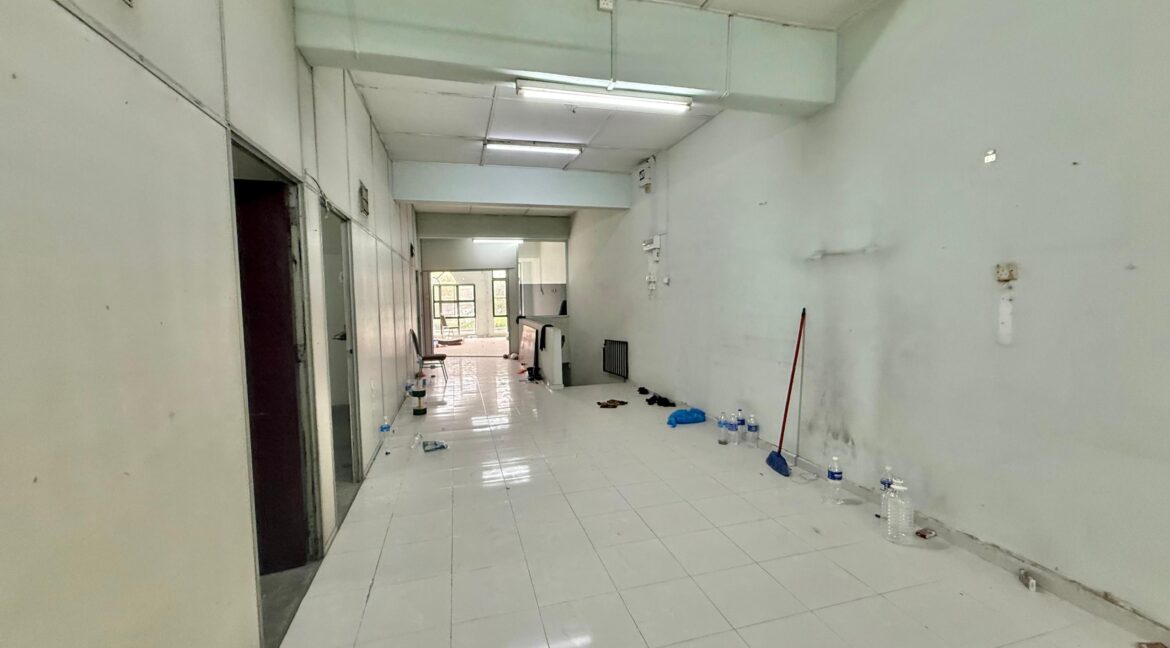 ejen hartanah nilai-8